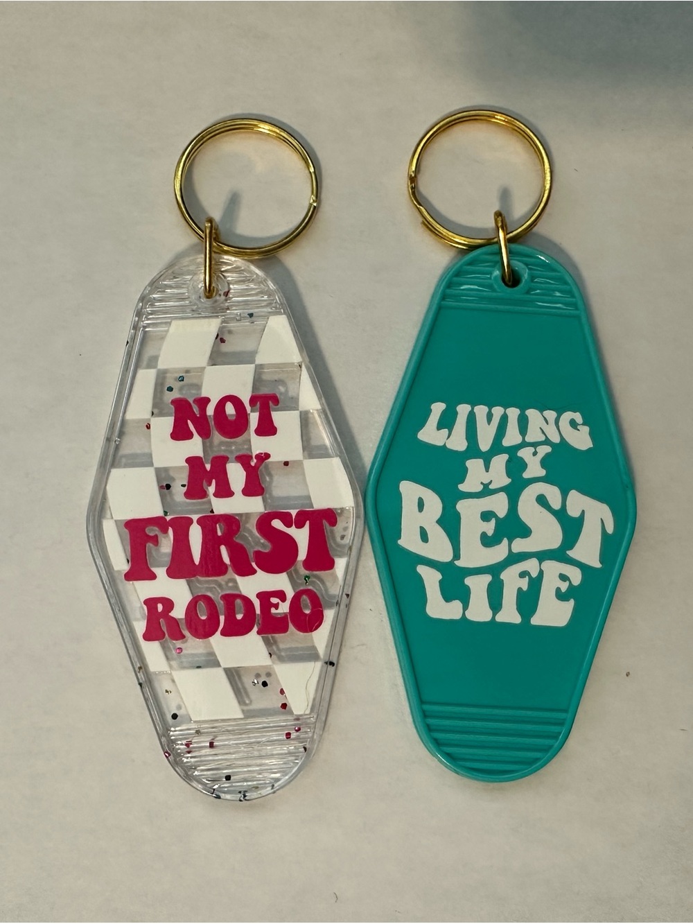 Retro Teal 'Living My Best Life' Motel Keychain